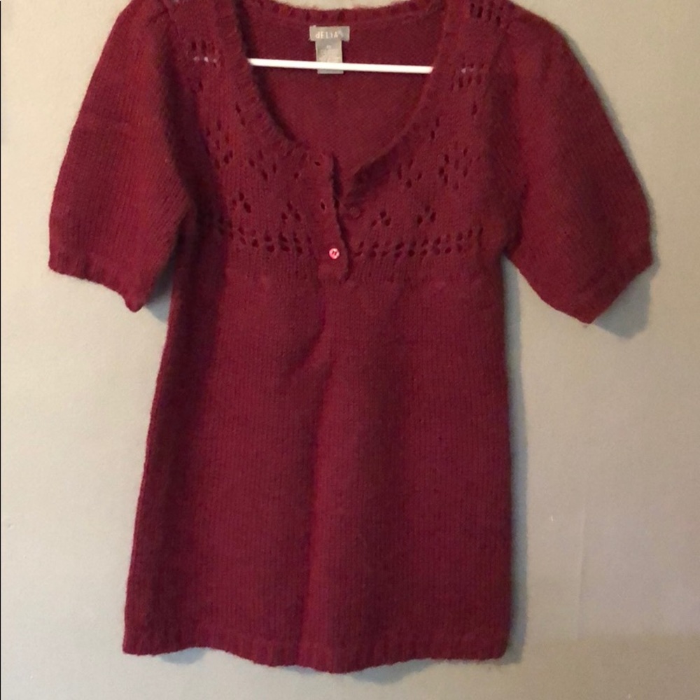 Short sleeve sweater